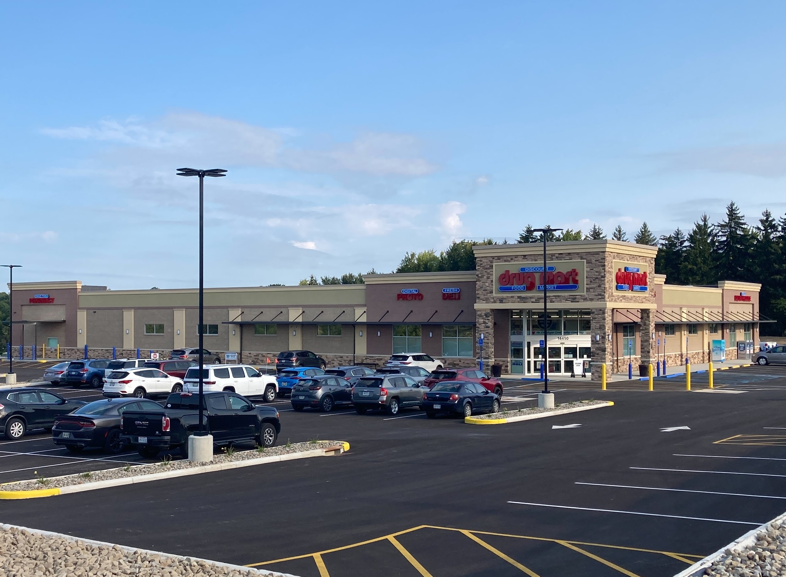 Discount Drug Mart Columbiana Ohio New Store Front of building