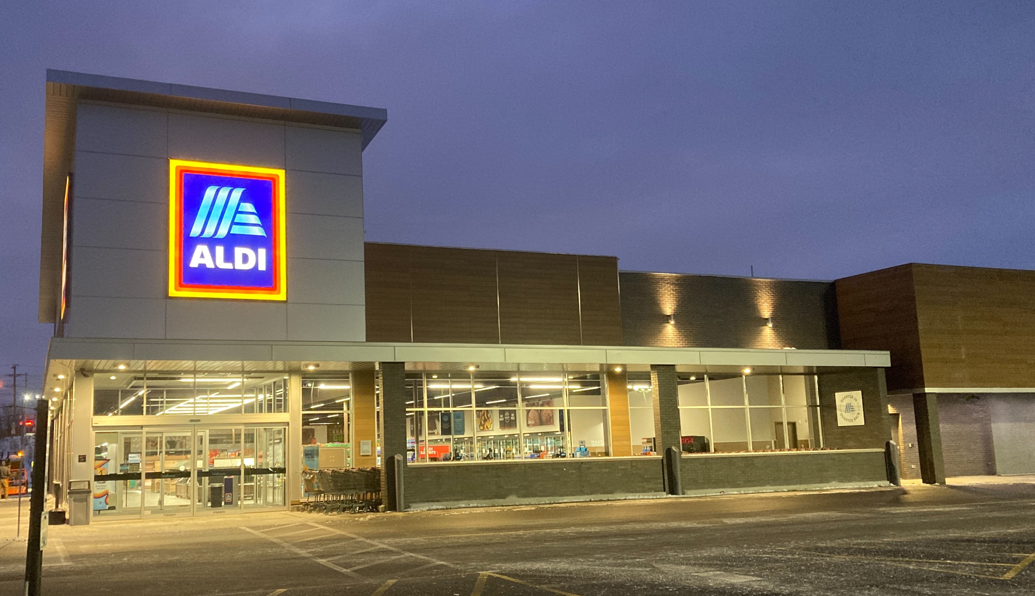 Aldi Garfield Heights Ohio Night Time View Best Grocery Store